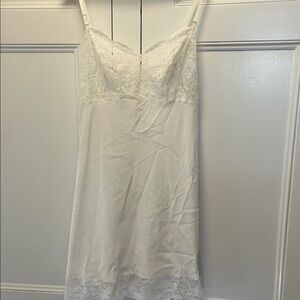Chic White Lace Chemise